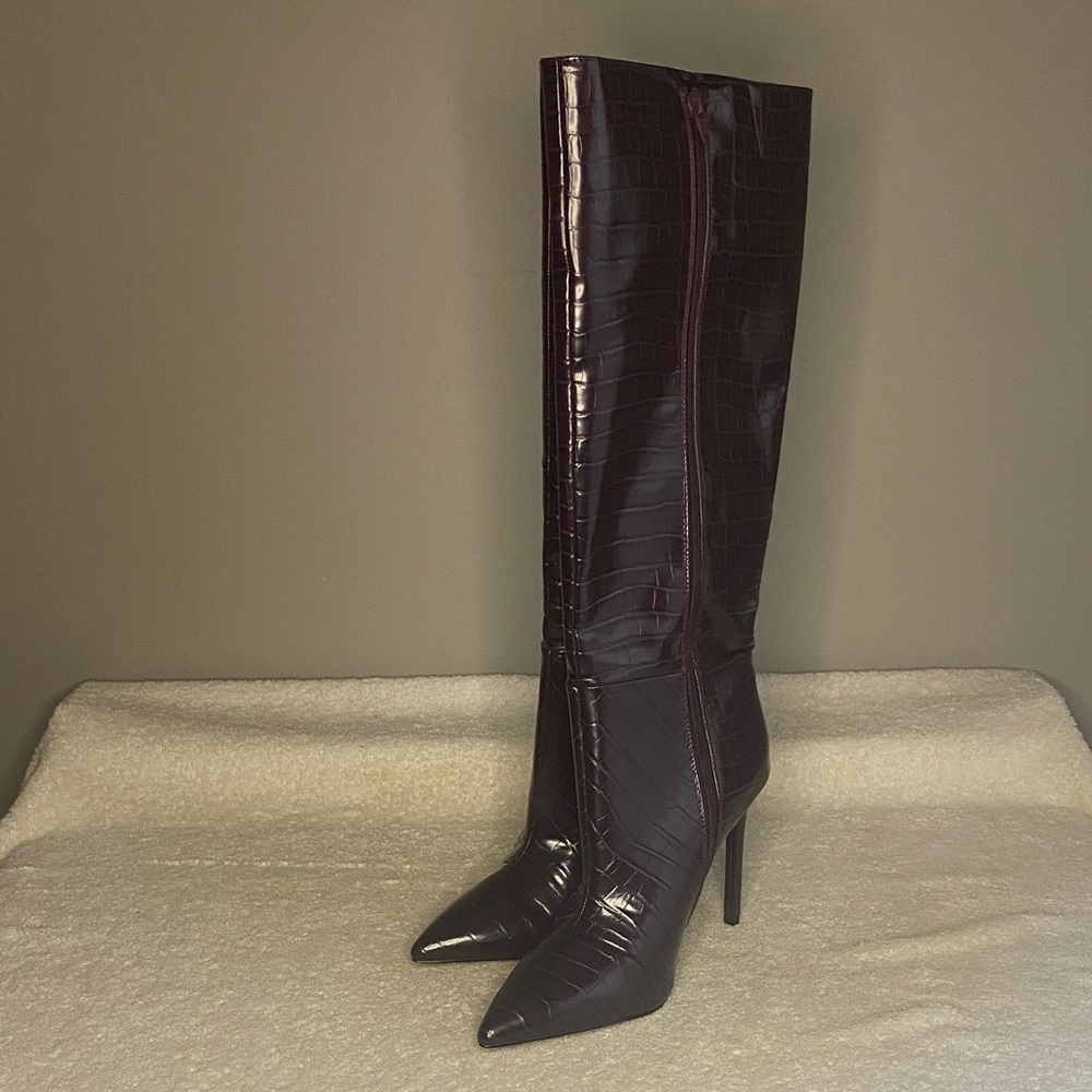 Express Croc-Embossed Glossy Knee-High Boots – Size 10 (NWT)